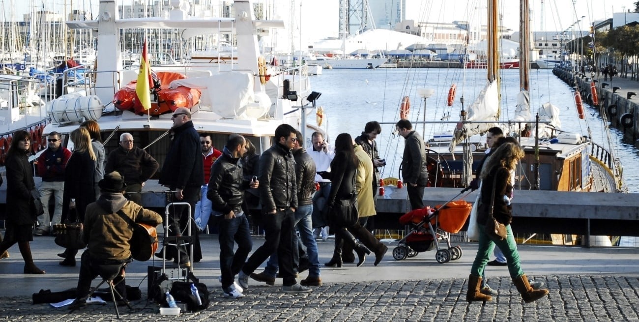 España aprobó una regularización masiva de inmigrantes indocumentados: a quiénes alcanza y cómo será el proceso