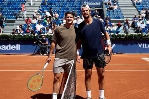 Camilo Ugo Carabelli derrotó a Karen Khachanov y avanzó a octavos de final en Barcelona.
