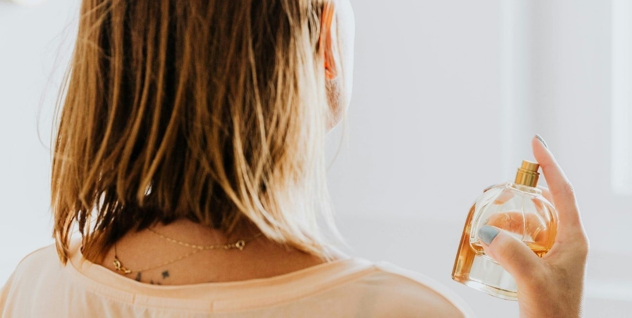 La Anmat prohibió un perfume por irregularidades y ordena retirarlo del mercado