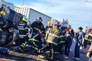 Choque en cadena y rescate extremo en la autopista. Foto: Gentileza