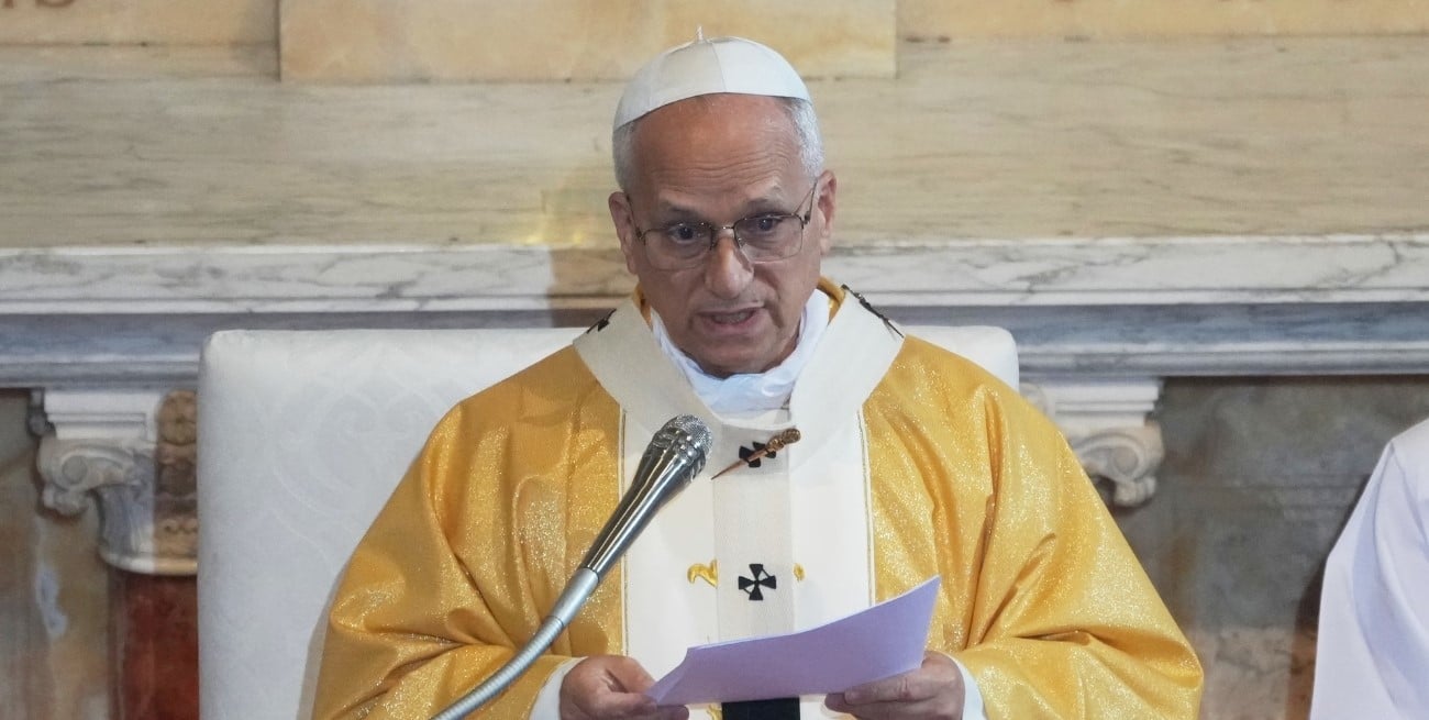 León XIV inicia una histórica visita a Camerún en medio de una tregua por la guerra civil