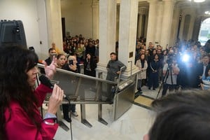 “No estamos pidiendo otra cosa que se cumplan las leyes”, sostuvo la rectora Laura Tarabella, en el marco del reclamo nacional por financiamiento universitario. Foto: Guillermo Di Salvatore
