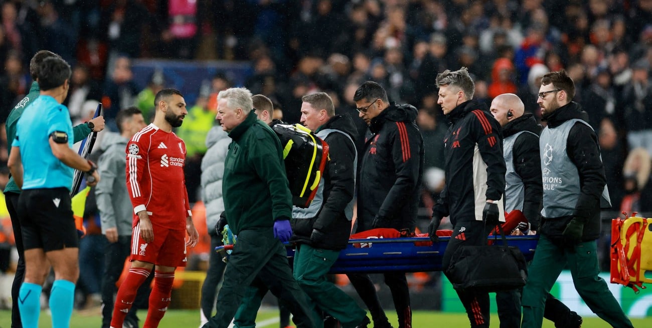 Dura baja para Deschamps: Ekitike se perderá la Copa del Mundo por una grave lesión