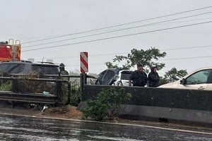 El tránsito con demoras a raíz del choque. Las autoridades investigaban las circunstancias. Gentileza @Veroensinas