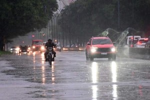 Se esperan lluvias intensas, ráfagas de viento, actividad eléctrica y posible caída de granizo. Crédito: Flavio Raina.
