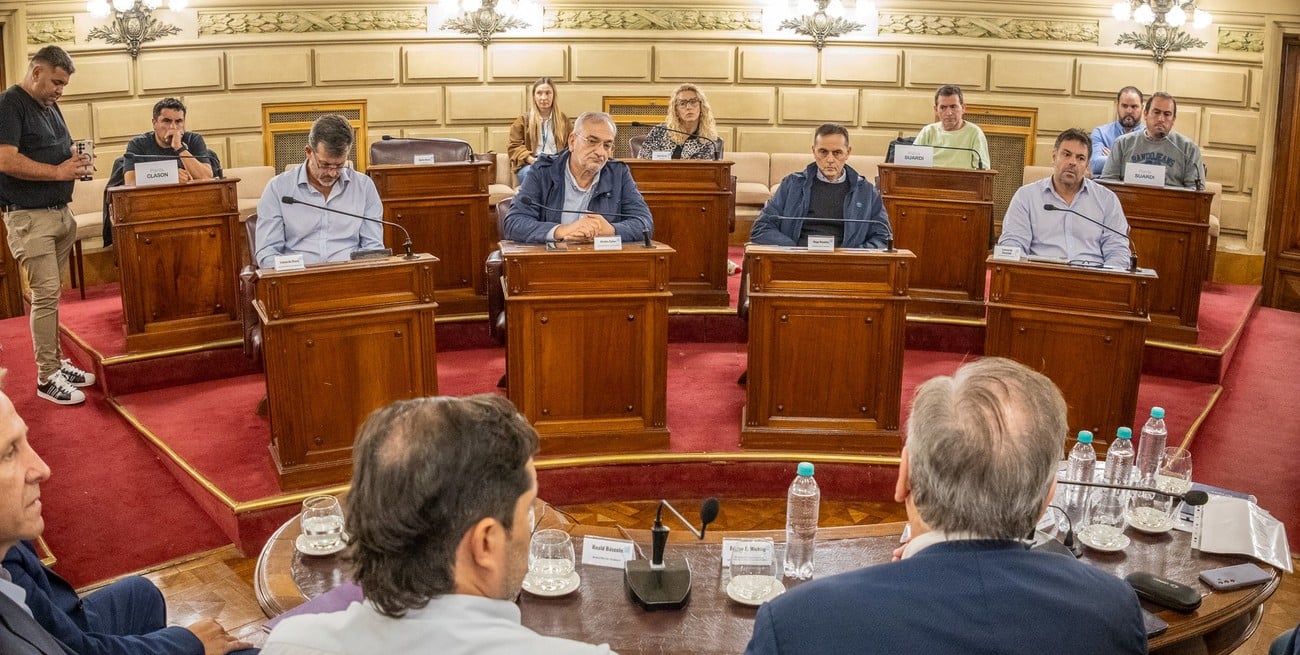 Apoyo de senadores y ministros a trabajadores de Lácteos Verónica