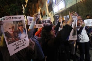 Los damnificados marcharon a tribunales hace 9 años, pidiendo justicia. Foto: El Litoral