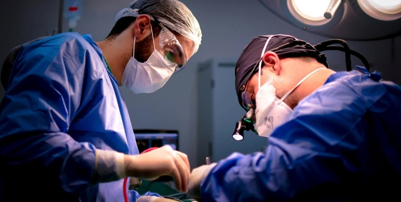 El Hospital Cullen realiza cirugías cardíacas complejas: menos invasivas y sin derivaciones