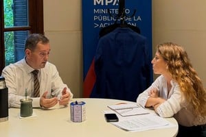 Galnares destacó que “la tecnología avanza y también lo hacen las estafas, por eso tenemos que trabajar en que los vecinos estén informados y atentos”.