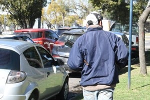 ¿Cuál es la realidad de cada ciudad? es el principal interrogante de la bancada socialista sobre cuidacoches. Crédito: Flavio Raina