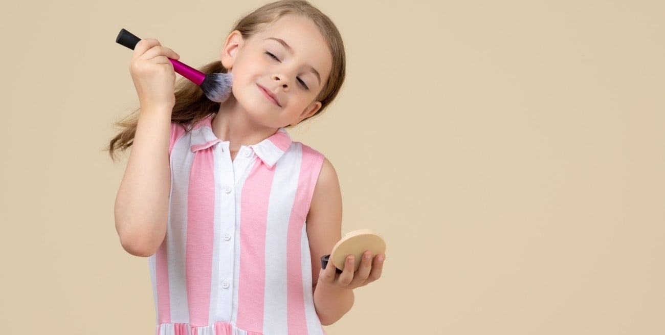 Se ordenó retirar maquillajes para niños del mercado: qué productos están prohibidos y por qué