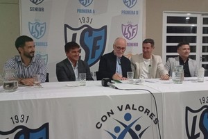 F. Galateo, G. Baldovino, E. Moreno, L.  Birollo y L. López. Foto: El Litoral.