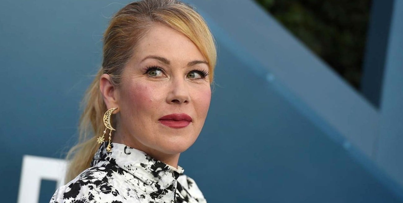 Preocupación por Christina Applegate: fue internada en medio de su lucha contra la esclerosis múltiple