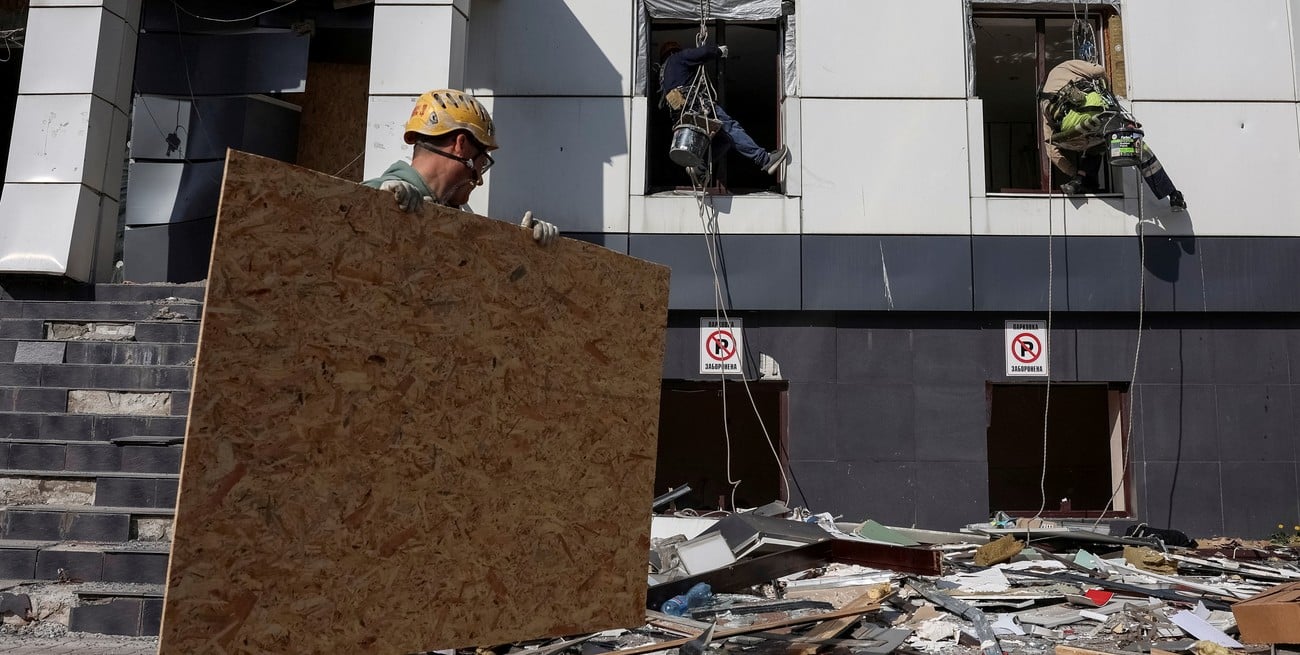 Ucrania ataca la flota rusa y amplía su ofensiva con drones