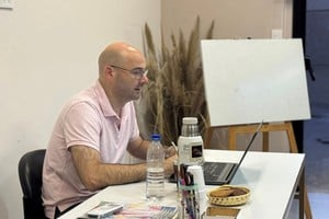 El Taller Literario para Adultos, coordinado por Germán Bartizzaghi, se presenta como un ámbito pensado para quienes disfrutan de la lectura y la escritura.