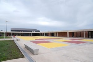 El establecimiento ya cuenta con mobiliario, luminarias y equipamiento completo, lo que permitirá su puesta en funcionamiento en el corto plazo.