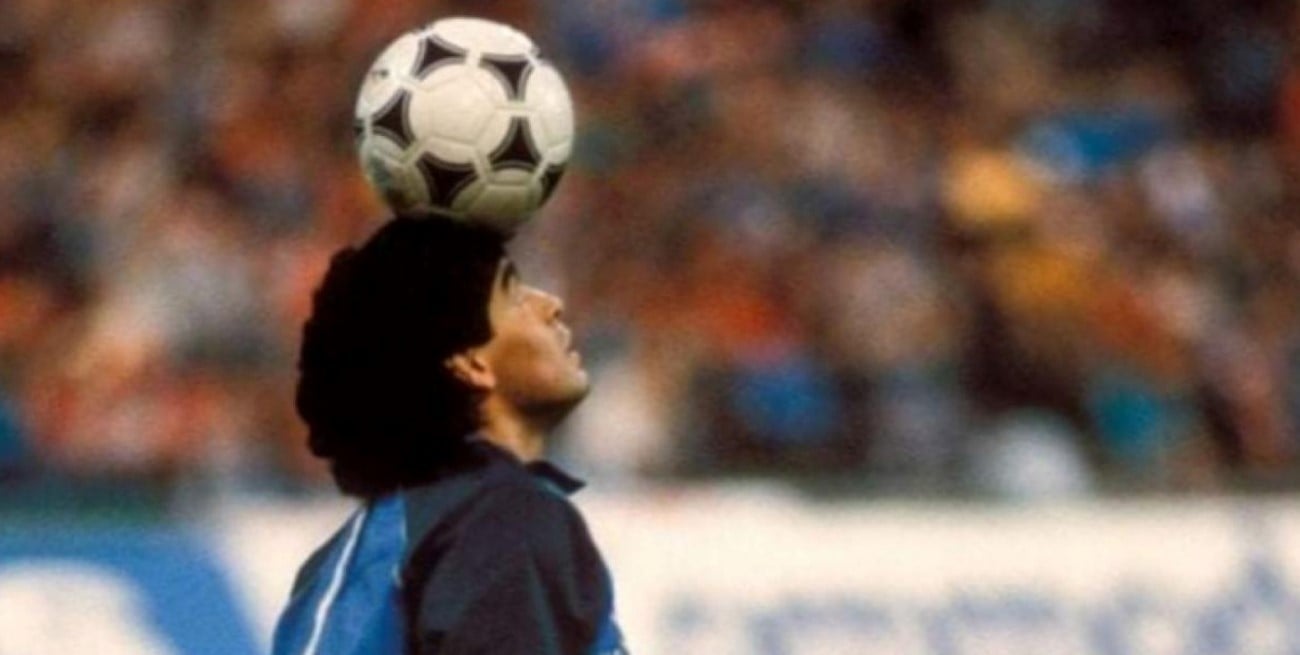 A 37 años del Live is Life: el calentamiento que hizo eterno a Maradona
