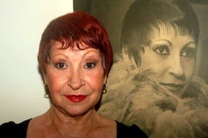 El fallecimiento de María Nieves cierra una era en el tango, destacando su papel como ícono del género y su influencia en la proyección internacional del baile.