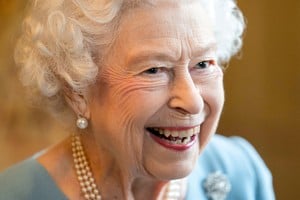 La conmemoración del centenario de Isabel II reafirma la identidad británica mientras su legado de fortaleza sigue inspirando en tiempos de incertidumbre. Joe Giddens/REUTERS