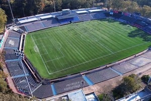 El Estadio Charrúa desde el aire y en "modo fútbol". Foto: Gentileza.