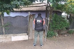 Adentro de la vivienda, los detectives hallaron el teléfono robado. Foto: El Litoral