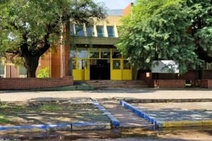 Para este martes 21 de abril se programó que vuelvan todos los cursos del nivel secundario a la escuela Mariano Moreno, en un horario reducido que se extenderá hasta el viernes 24.