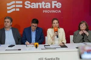 Las precipitaciones registradas entre el domingo y la madrugada del lunes provocaron anegamientos, ingreso de agua en viviendas y evacuaciones