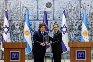 El líder argentino fue honrado por su firme apoyo a Israel, destacándose su postura internacional y compromiso con las familias afectadas en Gaza. Foto: REUTERS / Amir Cohen.