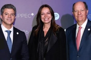 La ministra de Desarrollo Social, Sandra Pettovello, junto al presidente de CIPPEC, José Orlando, y Luciano Laspina.