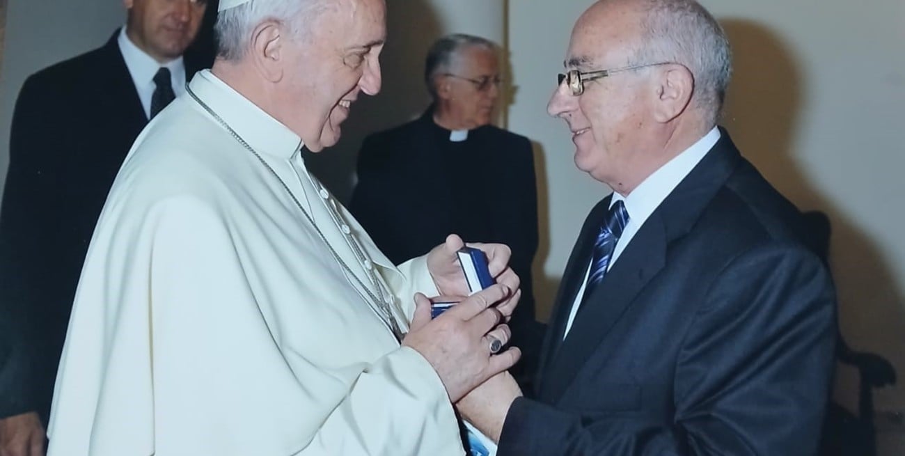 “Siempre fue igual”: el recuerdo íntimo de un exalumno y médico que conoció a Bergoglio antes de ser Papa