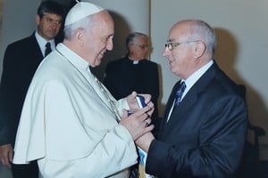 Héctor Fadul recordó su vínculo con Jorge Bergoglio desde sus años en Santa Fe.
