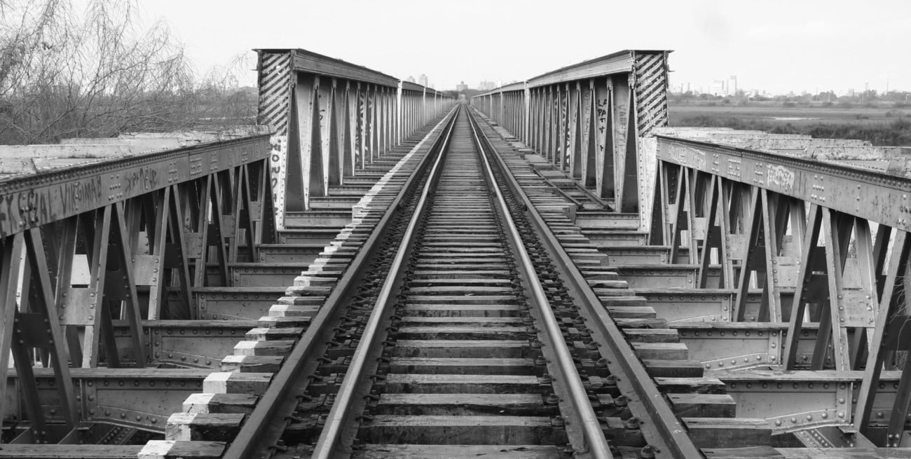 Nostalgia ferroviaria: cuando el Belgrano “le copó” la vía al Mitre y cambió la red de trenes de la ciudad