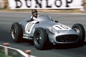 A 115 años de su nacimiento, Fangio sigue siendo un gran símbolo del automovilismo