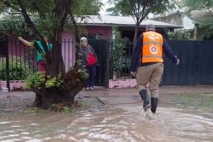 Evacuados y damnificados en Villa Minetti. Gobierno Provincial.