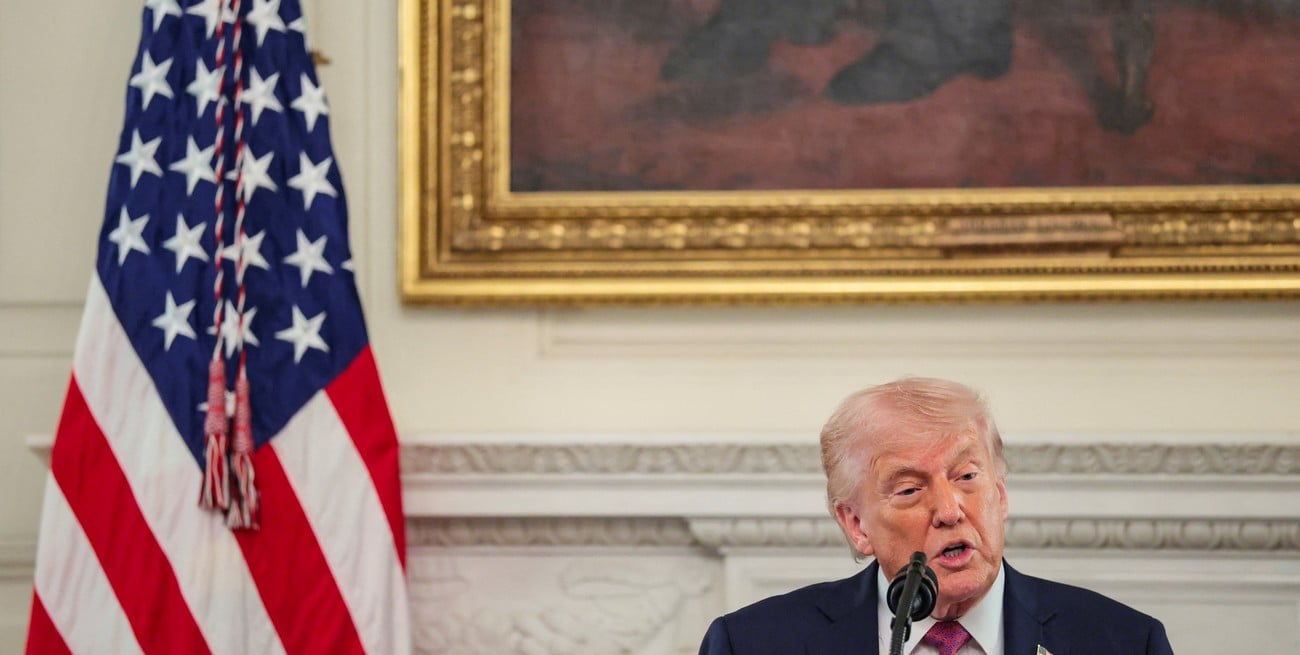 Trump afirma que Irán está en “estado de colapso” y pide reabrir el estrecho de Ormuz