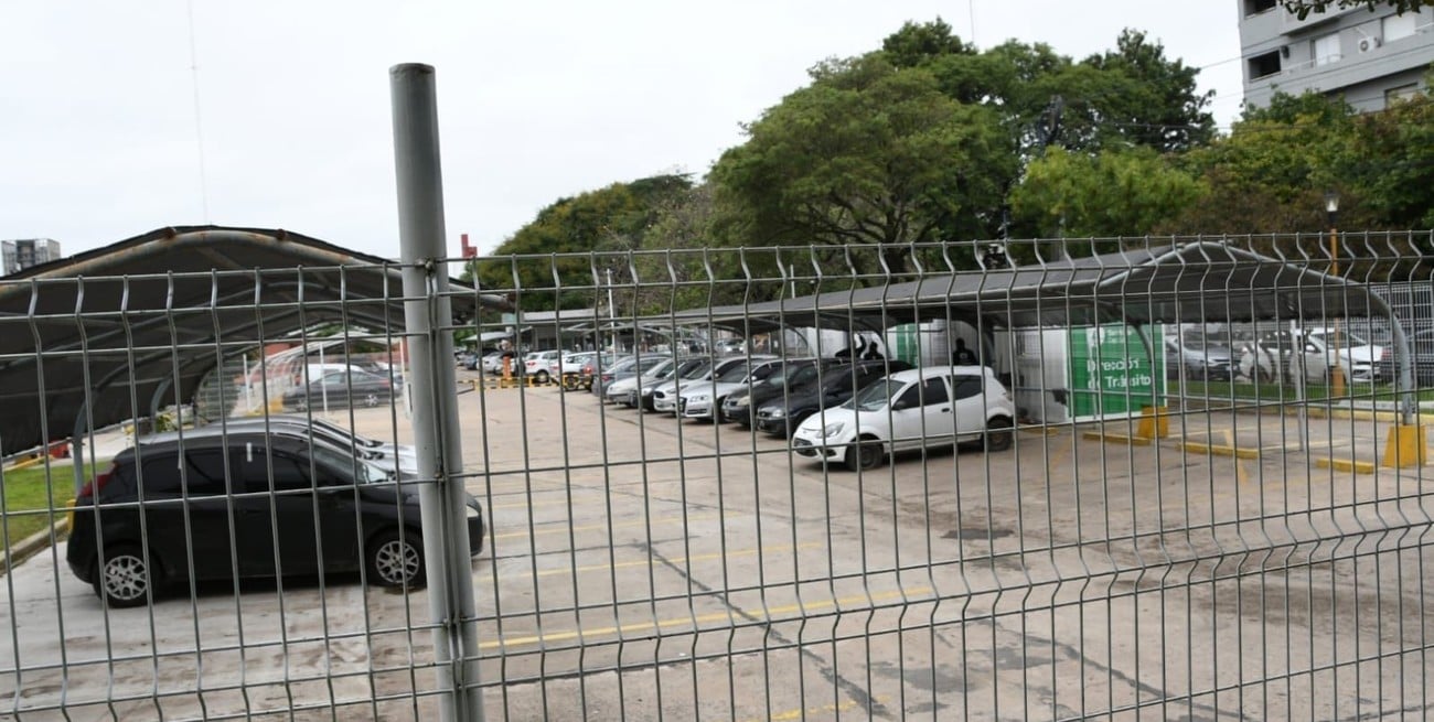 Entre 10 y 15 vehículos por día son llevados por la grúa al Playón de Vehículos Retenidos