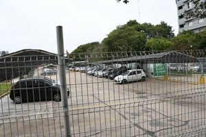 Así se ve hoy el playón. Está cerrado por un vallado metálico. Foto: Manuel Fabatía