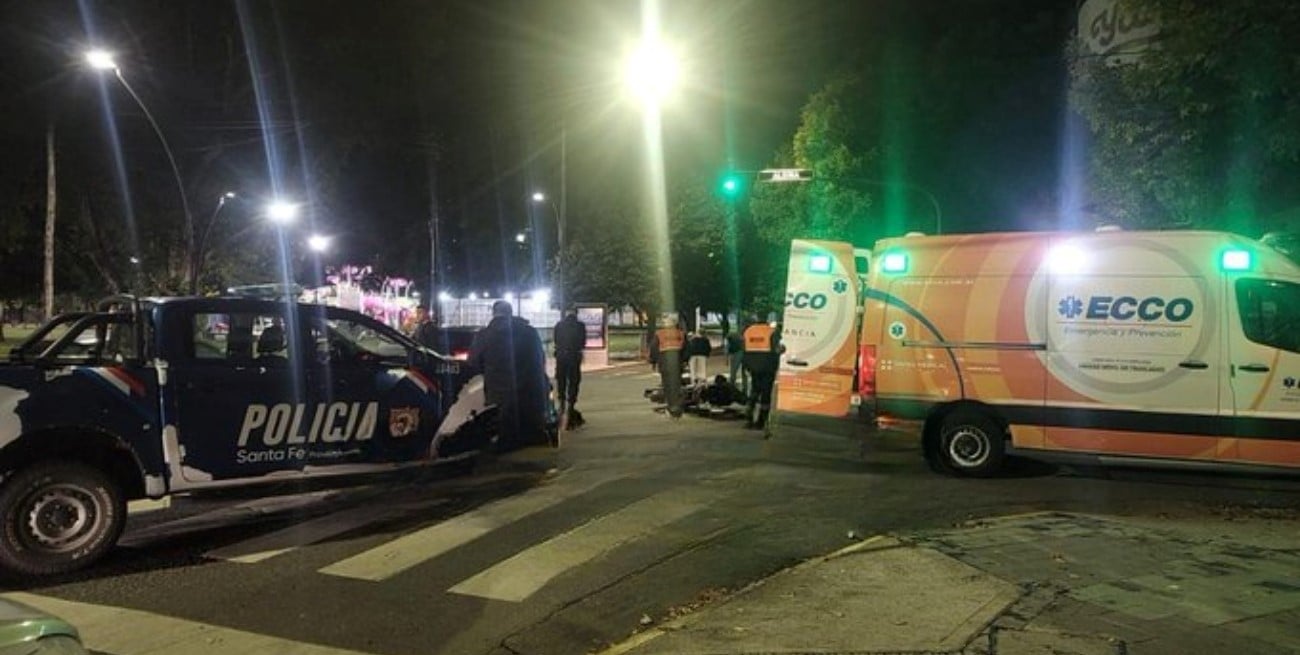 El DT de Newell’s Frank Kudelka chocó con una moto y una mujer resultó herida 