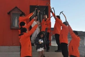 Mara Schmid y Franco Ormaechea se casaron en la Antártida. Foto: Gentileza
