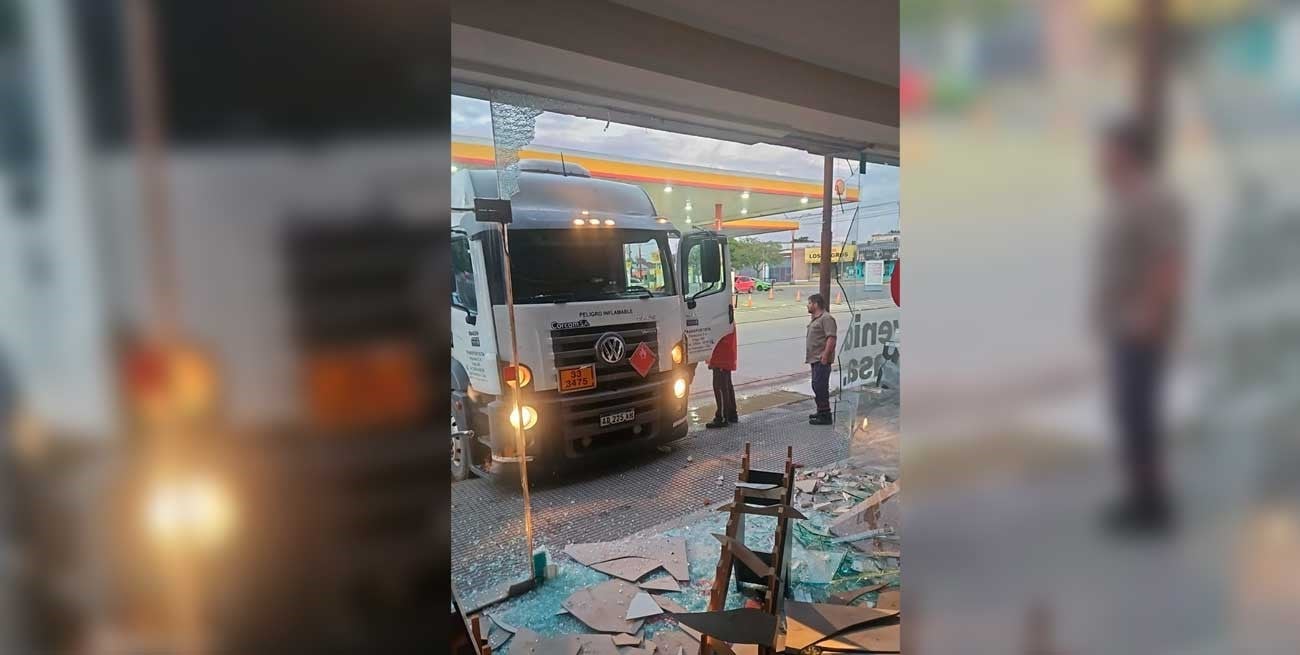 Un camión de combustibles se estrelló contra un comercio de materiales de construcción