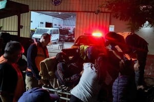 El operativo del Comité de Emergencias permitió evacuar a un hombre con complicaciones de salud en una zona inaccesible.