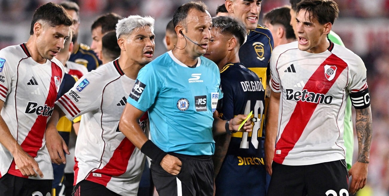 El VAR rompió el silencio tras River-Boca: “No fue penal”
