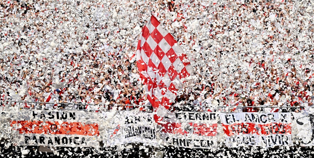 El Comité de Seguridad prohibió los papelitos en las canchas tras un incidente en River-Boca