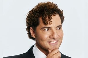 “Traer a la actualidad esas joyas que nos han acompañado durante tantos años... y también acercarlas a nuevas generaciones”, propone el cantante. Foto: Gentileza Universal Music