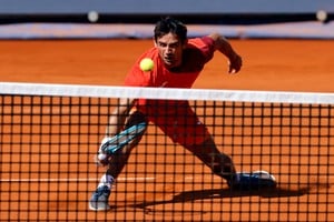 Mariano Navone debutó con una victoria sólida ante Nuno Borges en la Caja Mágica. Foto: Xinhua
