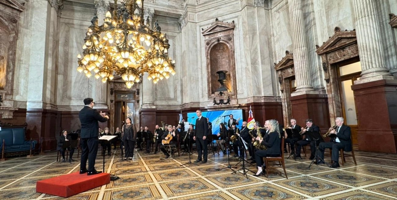Músicos de Pilar y Felicia llegan al Senado de la Nación con una versión colectiva del Himno