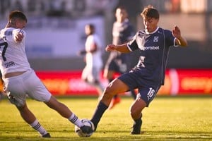 Independiente cayó ante Riestra y complicó su clasificación en el Torneo Apertura.