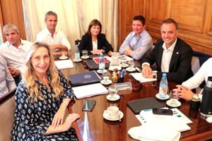 La mesa política se vuelve a reunir en la Casa Rosada, con la agenda parlamentaria en la mano.