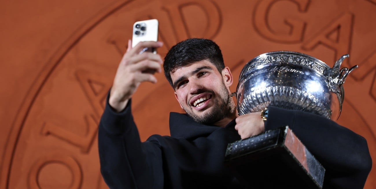 Alcaraz no jugará Roland Garros por su lesión en la muñeca