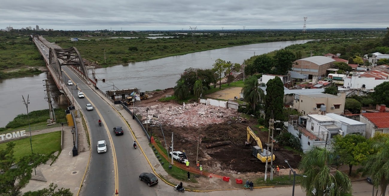 Nuevo puente Carretero: trabajan sobre la estructura y en ambas cabeceras